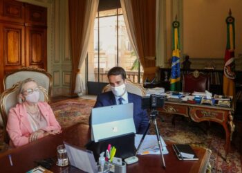 Leite espera que Estado receba no início de janeiro primeiras doses da vacina contra o coronavírus