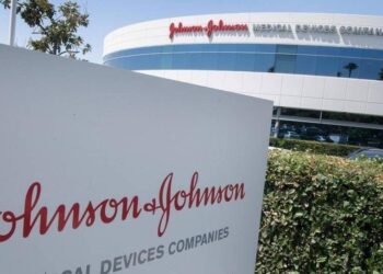 Johnson & Johnson suspende testes de vacina contra Covid-19