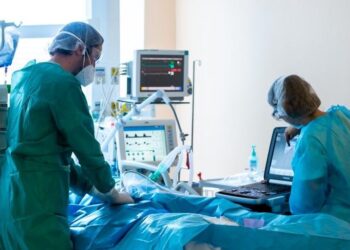 Mundo supera 40 milhões de contágios por coronavírus e Europa adota nova restrições