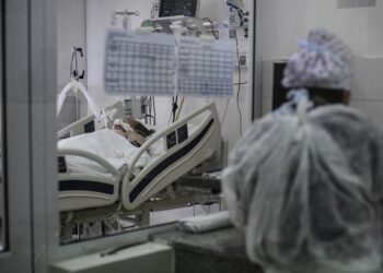 Brasil se aproxima de 156 mil óbitos pela Covid-19 e ultrapassa 5,3 milhões de infectados