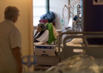 Com 5,5 milhões de infectados, Brasil totaliza 160.253 mortes pela Covid-19