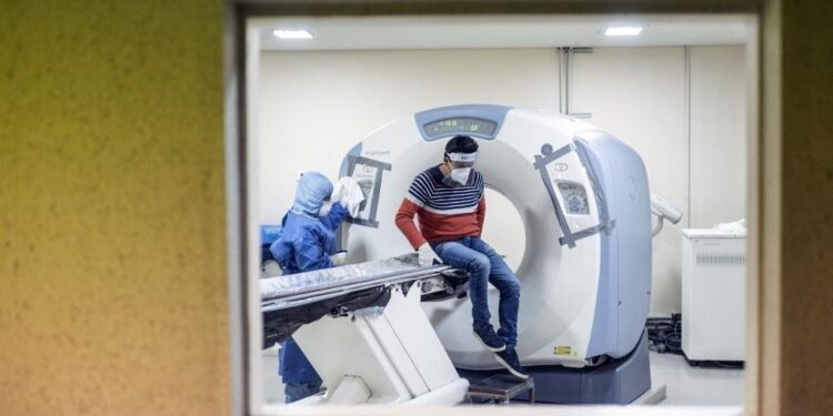 Brasil se aproxima de 177 mil mortes pela Covid-19 e ultrapassa 6,6 milhões de infectados