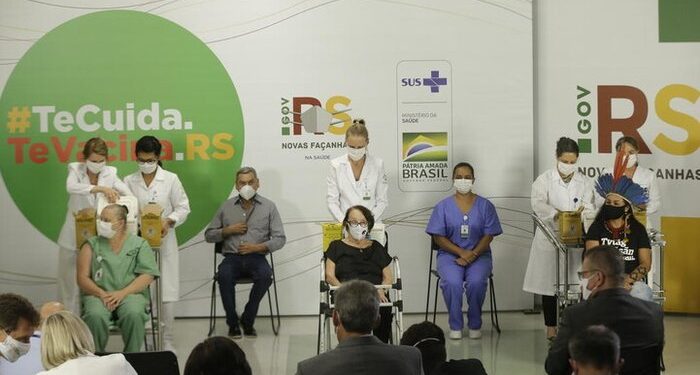 O que se sabe sobre a vacinação contra a covid-19 no RS