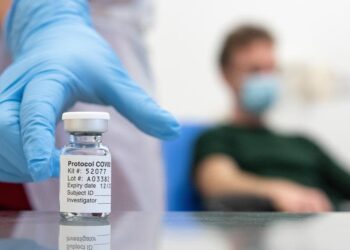 Anvisa autoriza importação excepcional de dois milhões de doses de vacina de Oxford/AstraZeneca