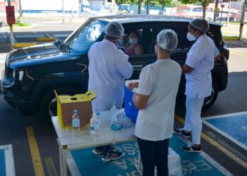 Montagem de drive-thrus em Porto Alegre vai depender do estoque de vacinas
