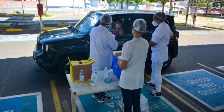 Montagem de drive-thrus em Porto Alegre vai depender do estoque de vacinas