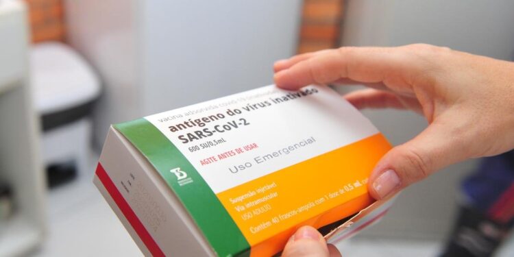 Ministério da Saúde compra 54 milhões de doses da Coronavac