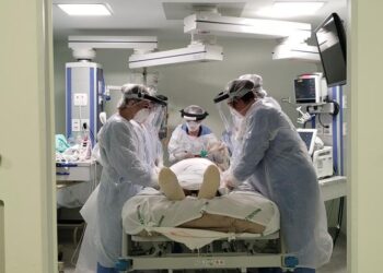 Especialistas apontam razões para aumento da mortalidade por covid-19 no Estado